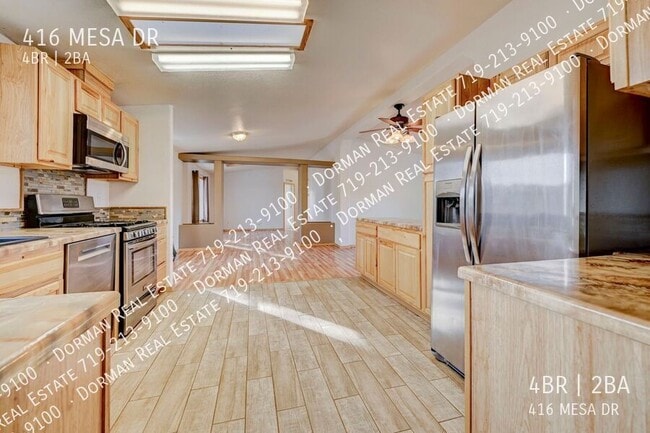 Building Photo - 416 Mesa Dr