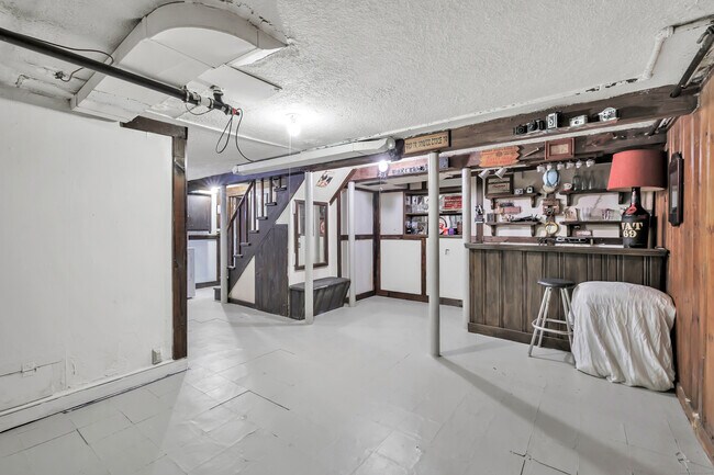 Building Photo - 124 Stiles St