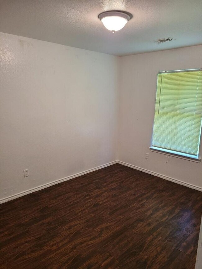 Building Photo - 3421-3423 Bright St