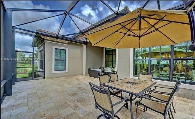 Building Photo - 8855 Watercrest Cir W