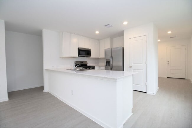 Building Photo - 2092 Cedar Way Dr