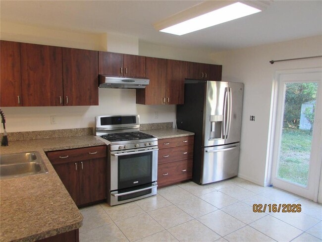 Building Photo - 506 6th Ave NW