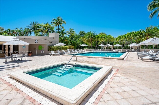 Building Photo - 151 Crandon Blvd