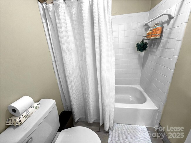 Building Photo - 9808 Emerald Point Dr