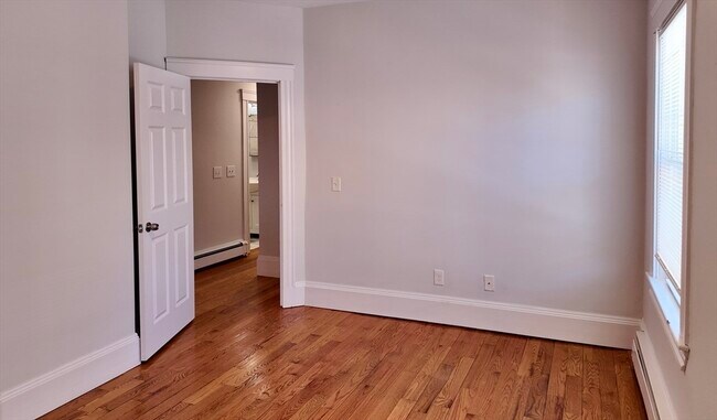 Building Photo - 88 Hampshire St