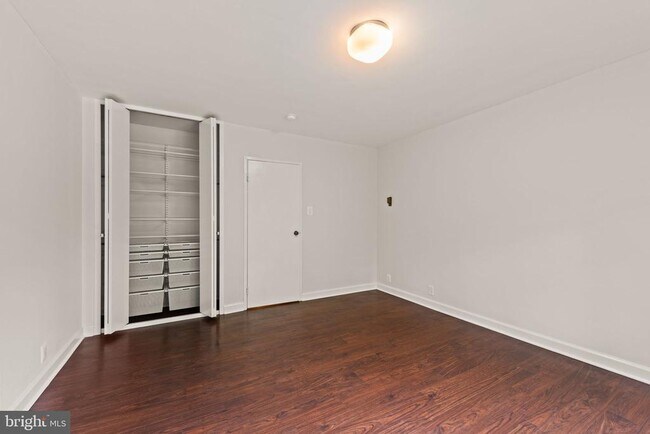Building Photo - 4201 Cathedral Ave NW