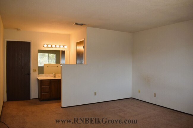 Building Photo - 8700 Cullen Ct
