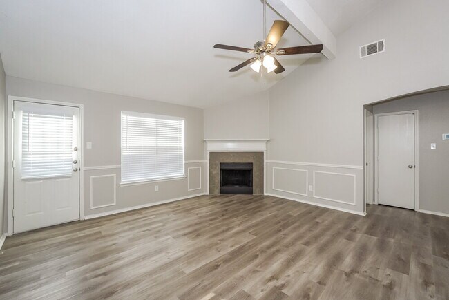 Building Photo - 10229 Winkler Dr