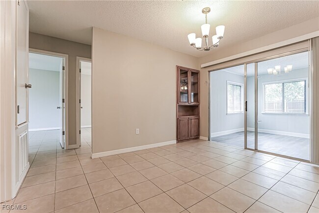 Building Photo - 6830 S Biscayne Dr