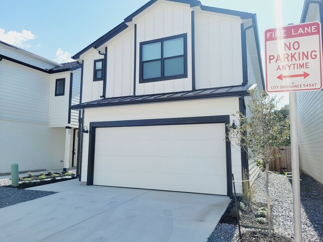 Primary Photo - Beautiful SFH Available For Rent! Located ...
