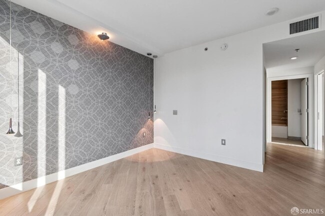 Building Photo - 201 Folsom St