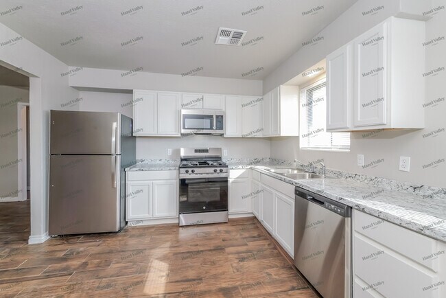 Building Photo - 1424 SW 60th St