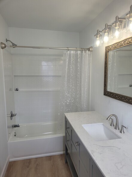 Building Photo - 3082 Norcott Dr