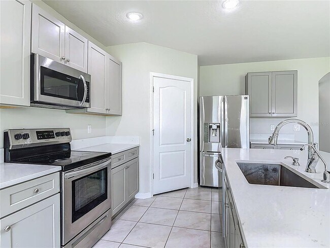 Building Photo - 3975 Silverstream Terrace