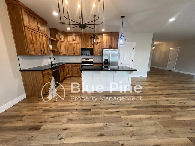 Building Photo - 1104 Cypress Loop