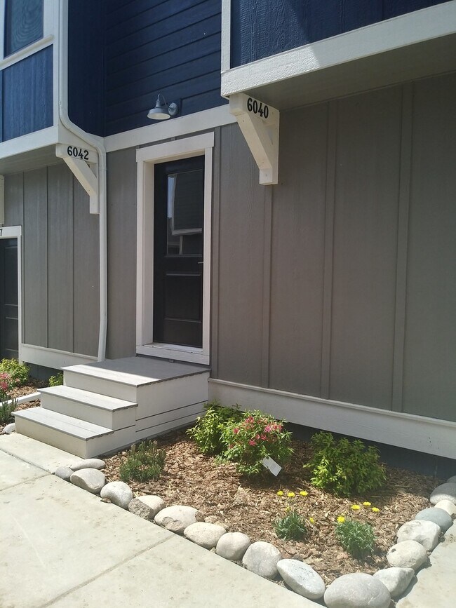 Building Photo - 6042 Farmstead Ave