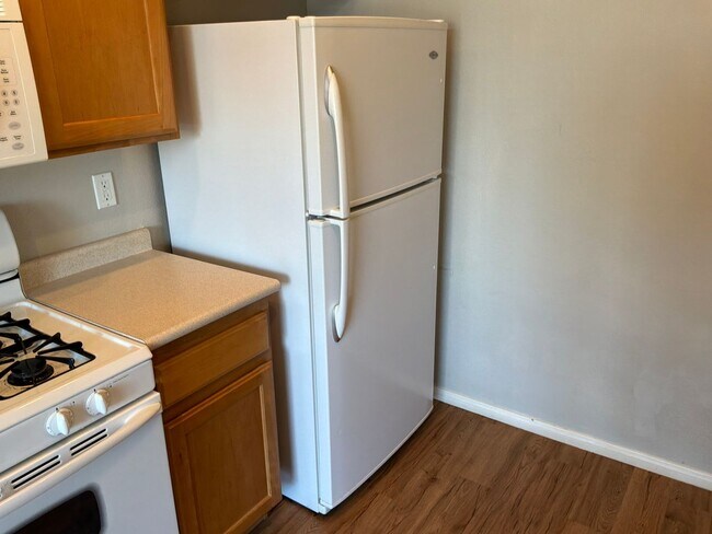 Building Photo - Condo 2 bedroom 2 bathroom Gated Entrance