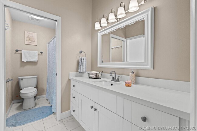 Building Photo - 1599 Bayridge Pl