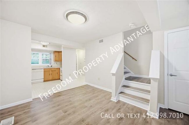 Building Photo - 137 Freeland St