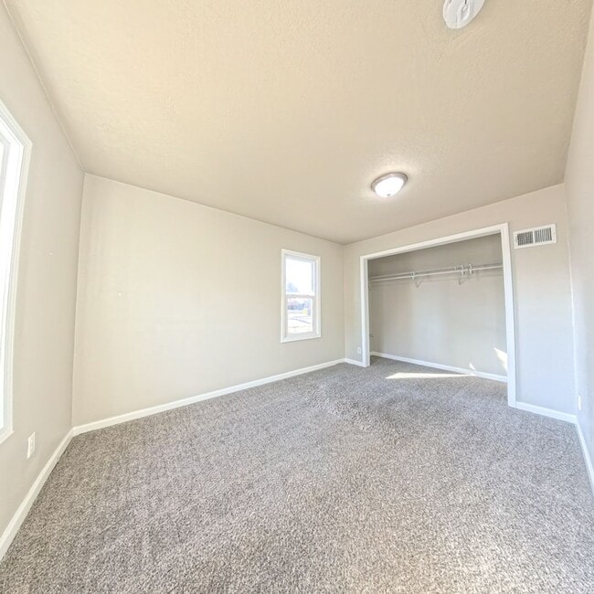 Building Photo - Updated 3 Bedroom 2 Bath Home-Located in Boone, IA