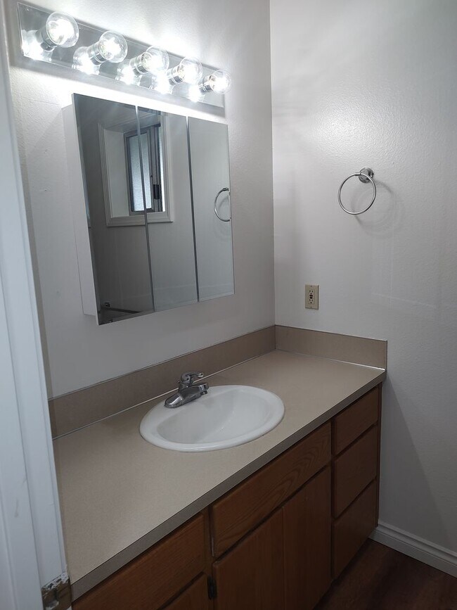Building Photo - 1439 Terrace Dr