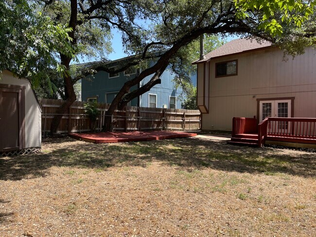 Building Photo - 12827 Hunting Bear