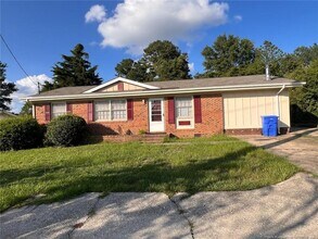 Building Photo - 2013 Owen Dr