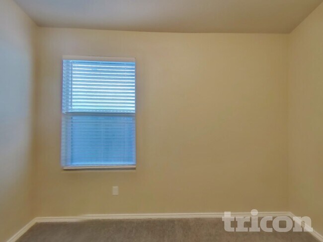 Building Photo - 5125 Sidesaddle Dr