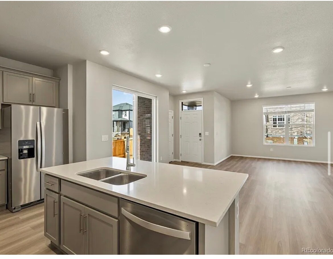 Building Photo - 750 N Shawnee St