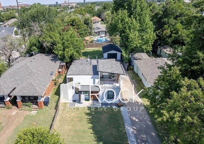 Building Photo - Contemporary 2 Bedroom plus Office/Bonus Room with Loft near Uptown and Plaza Districts   ~One Mo...