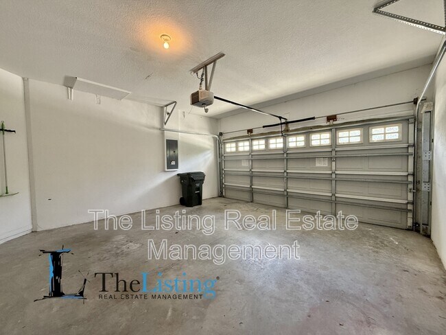 Building Photo - 4052 Alan Dr