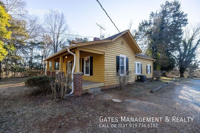 Building Photo - Charming, Updated, Historic Hillsborough Home