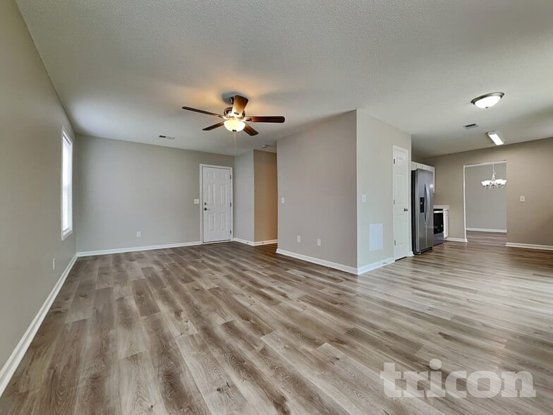 Building Photo - 208 Autumn Woods Dr