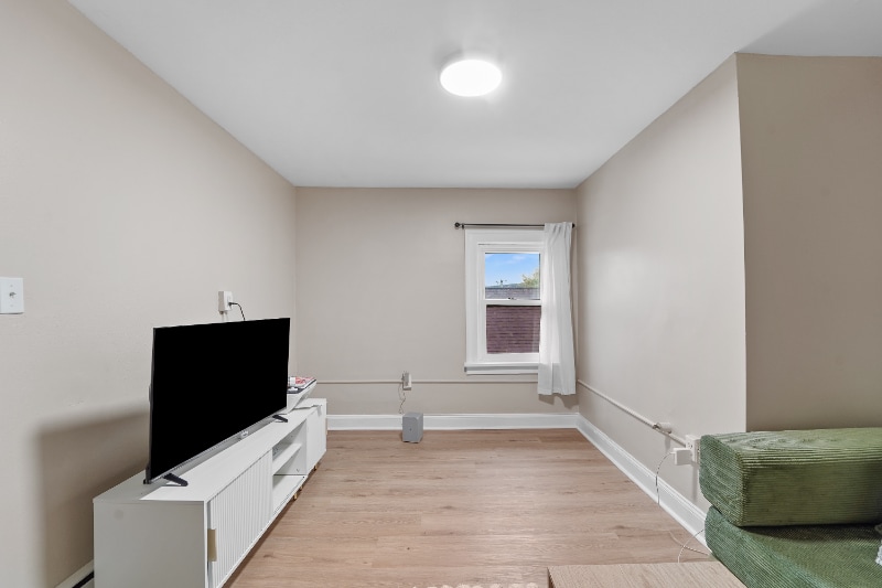 Building Photo - 108 Robble Ave