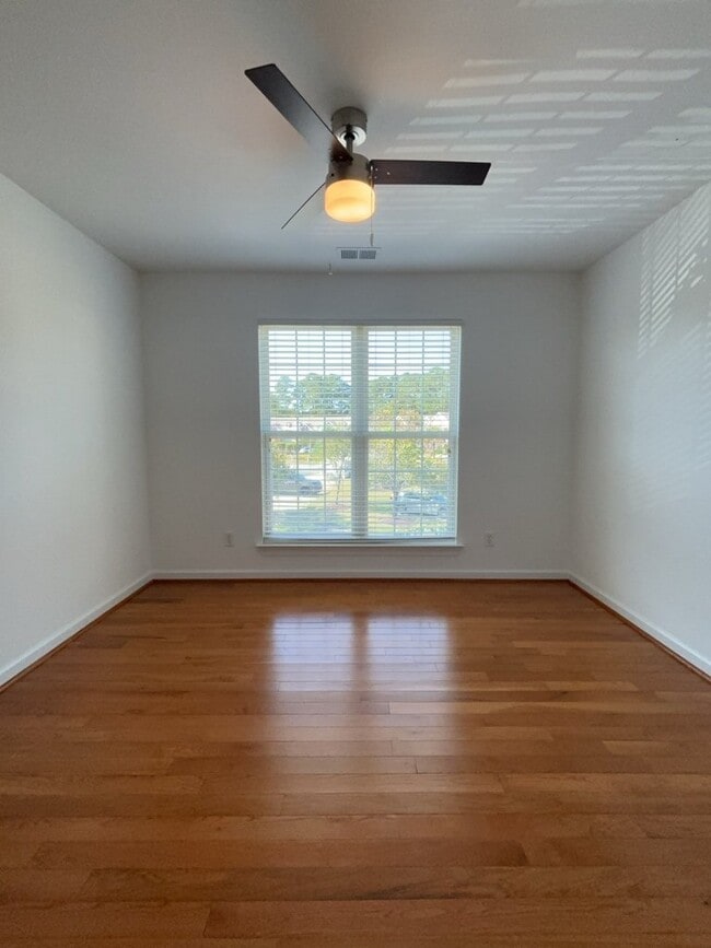 Building Photo - 1544 Oxborough Cir