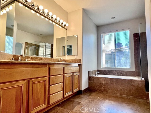 Building Photo - 29 Calvados