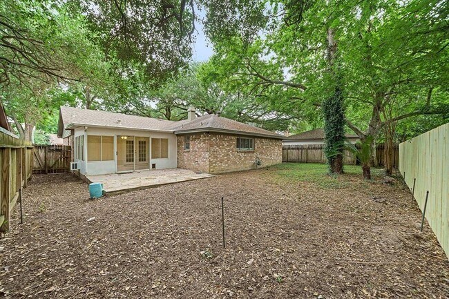 Building Photo - 9715 Lawngate Dr