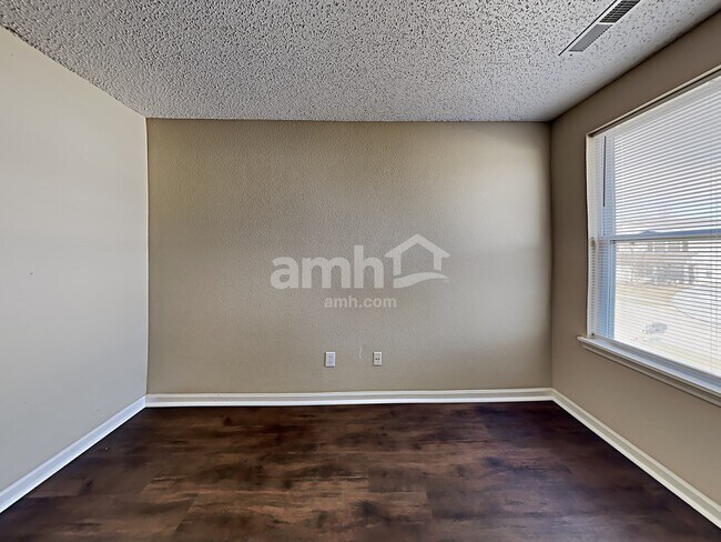 Building Photo - 3734 Laurel Cherry Ln