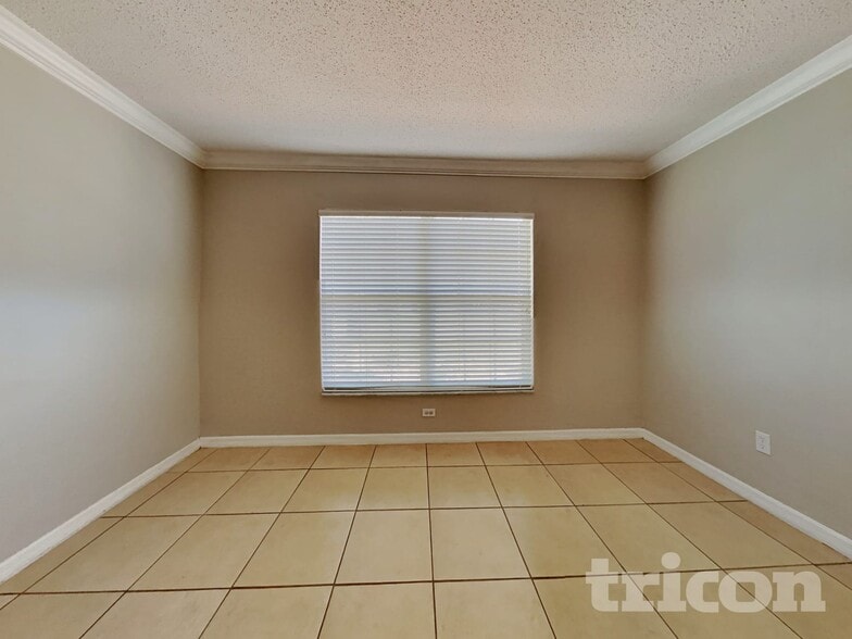 Building Photo - 910 Albertville Ct