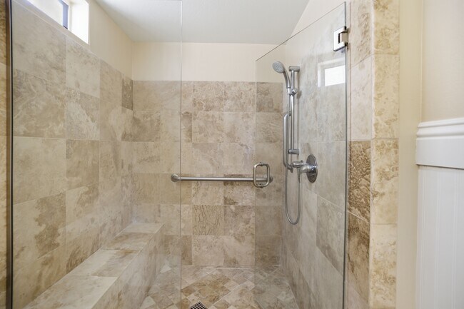 Building Photo - 508 Ventaja