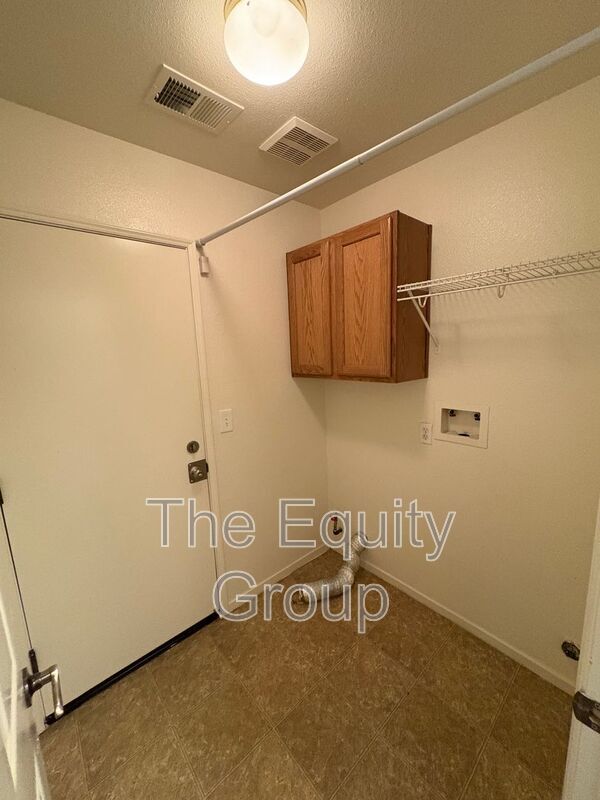 Building Photo - 3118 W Flagstaff Ave