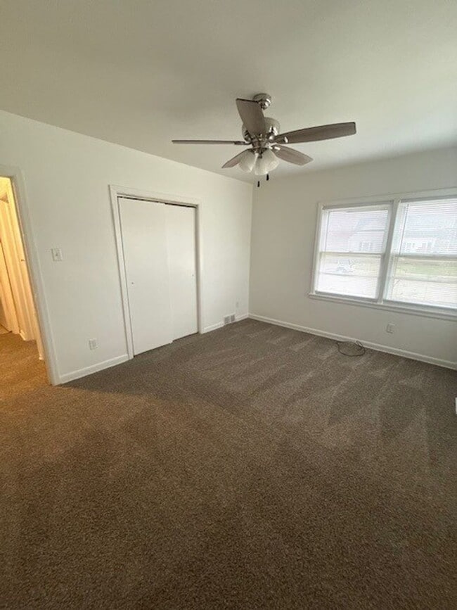 Building Photo - Charming 3-Bedroom Home Near Kenosha Dream Park