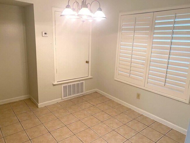 Building Photo - 5302 Springfield Ave