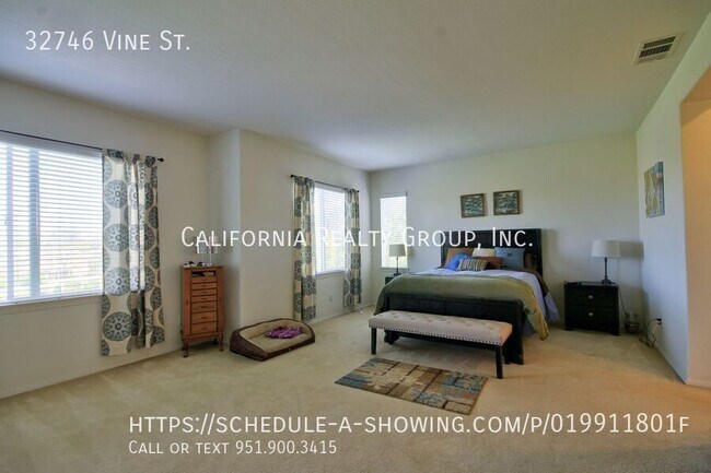 Building Photo - 32746 Vine St
