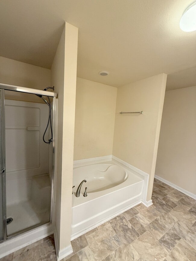 Building Photo - 182 Forestbrook Dr