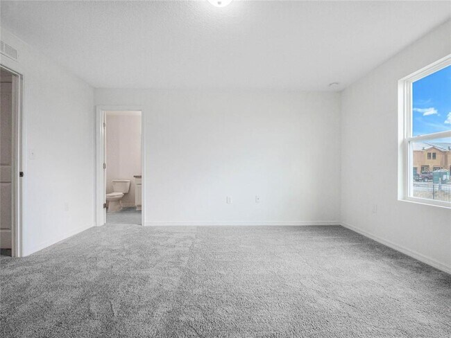 Building Photo - 130 Mandovi St
