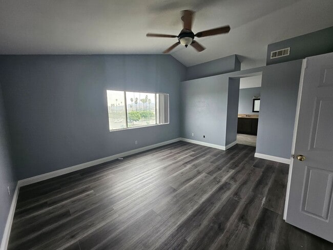 Building Photo - Beautiful Corona Home with POOL!