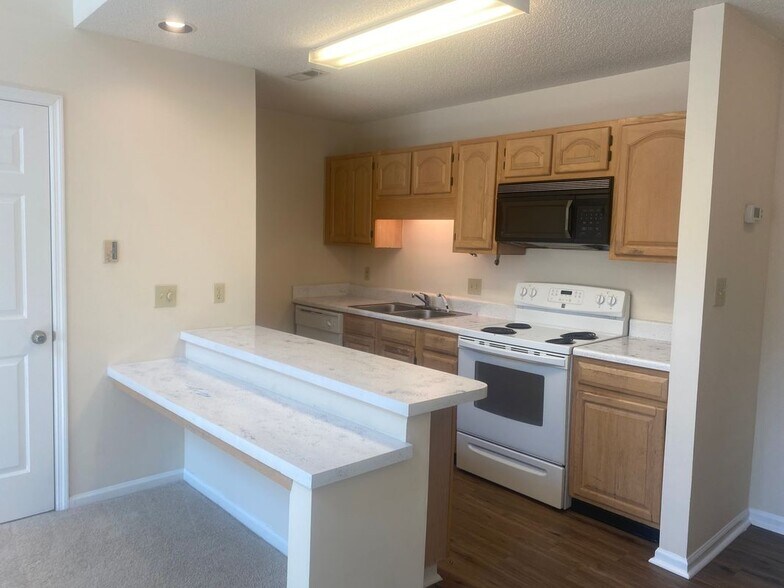 Building Photo - 217 Double Eagle Dr