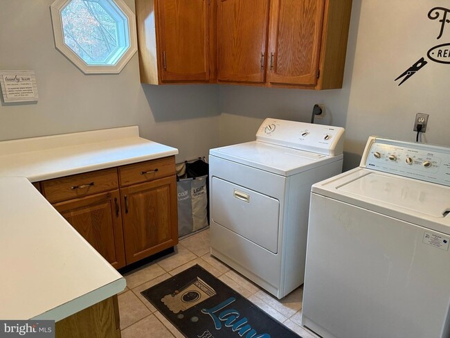 Building Photo - 6306 Panda Ct