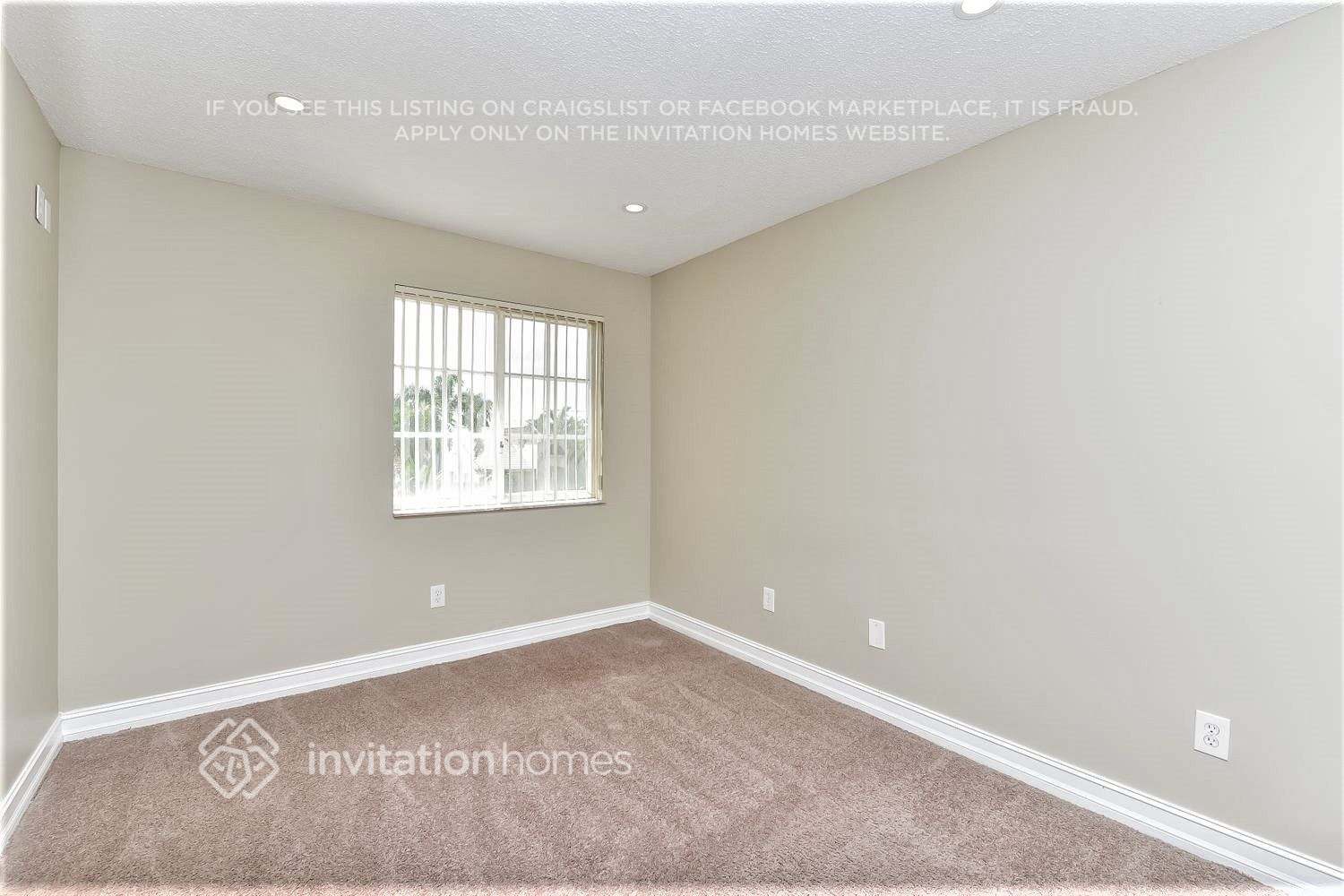 Building Photo - 15935 SW 83rd Terrace